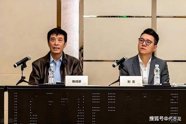 阿玲（江若琳 饰）一向守旧着一个奥秘，那就是她得了白血病的事实，即便是最好的伴侣小榛（文咏珊 饰）和雷克斯（何浚尉 饰），她也没有流露半分。阿玲只但愿可以或许和心里里所爱的阿谁人的影子一路，渐渐步向人生的终结。                                  在小榛的眼里，雷克斯的身影挥之不往，可是素性内向的她其实没有勇气向雷克斯剖明本身的豪情，同时，雷克色有些冷酷和捉摸不定的立场也让小榛对他们之间的豪情发生了退